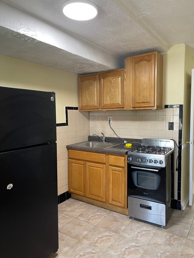 Building Photo - 2719 Fish Ave Unit 2719Studio