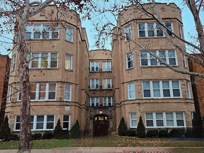 5428-5430 N Kimball - 5428-5430 N Kimball Condo Unit 5428-2E
