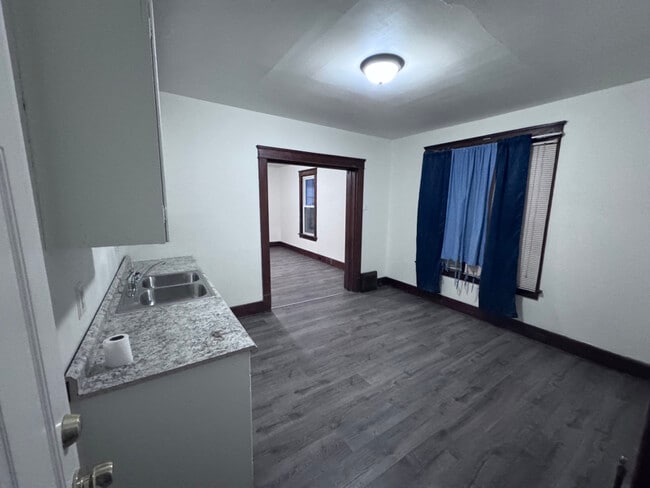 Photo - 650 W 3rd St Unidad 1.2.3