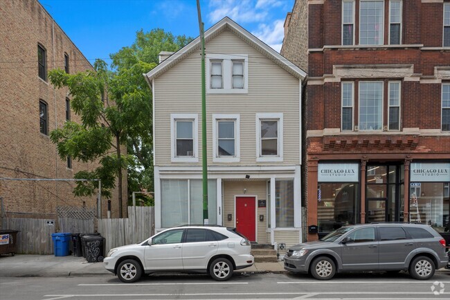 Building Photo - 2422 N Clybourn Ave Rental