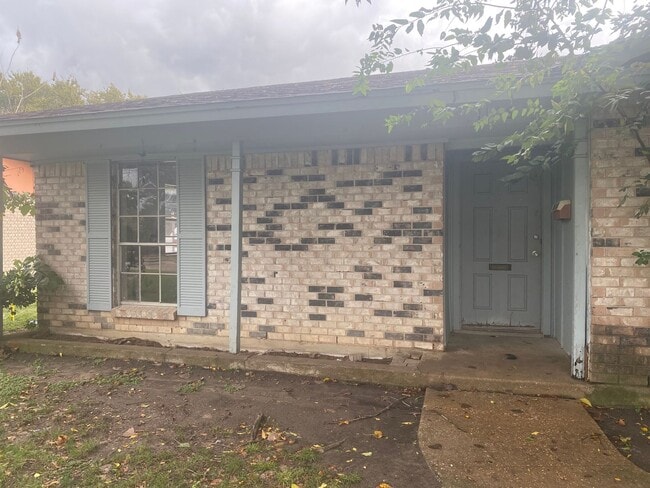 Building Photo - 1106 & 1108 Duplex Unit 1108