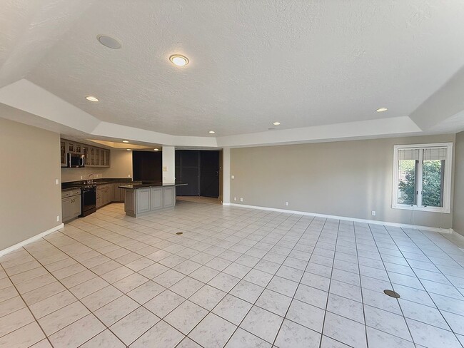 Building Photo - Garden Level in Luxury Home Available Now