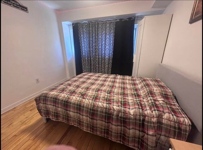 Building Photo - 7517 Rue Marquette Unit 3 1/2 a Louer