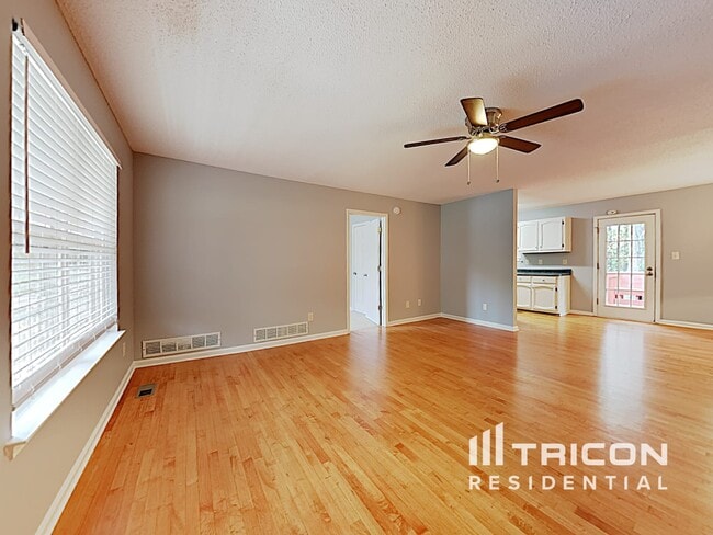 Photo - 213 Martins COurt