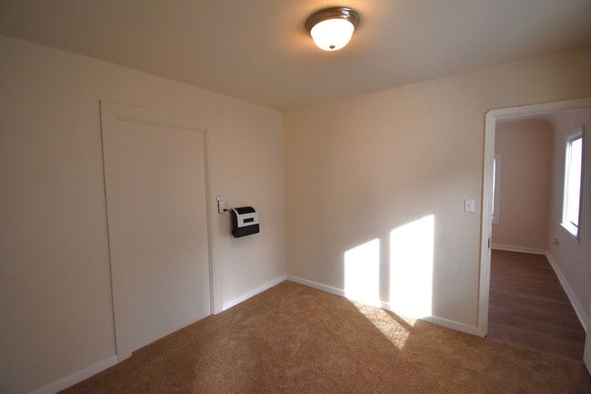 Photo - Freshly Remodeled Cozy Cottage Home Unidad 320 S. Main St.