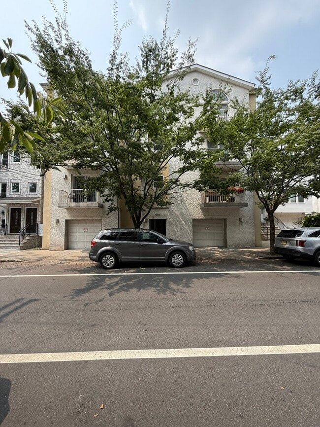 Building Photo - 101-103-103 Polk St Unit 2 Rental