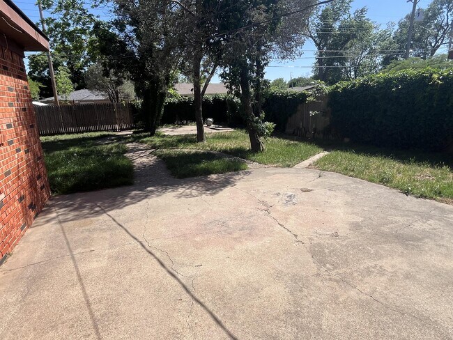 Photo - 2811 54th St