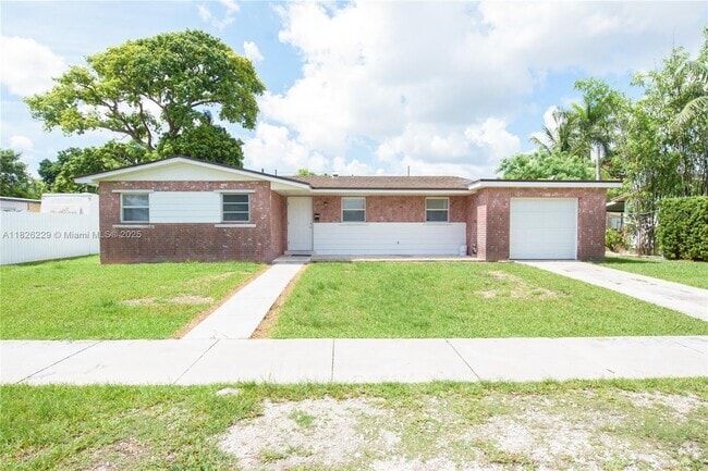Building Photo - 15410 SW 295th St Rental