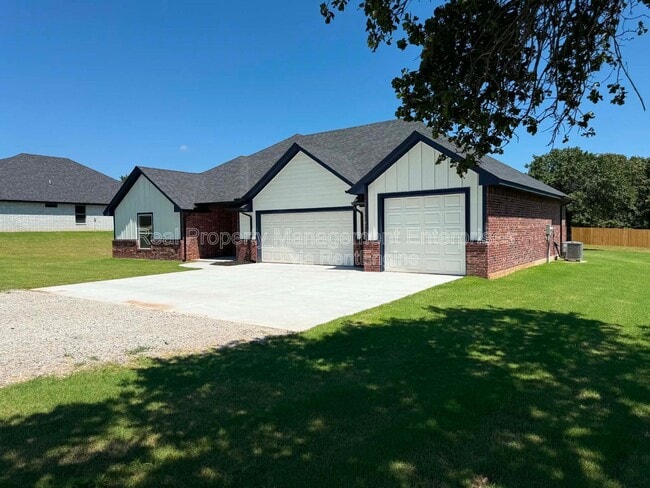Building Photo - 29174 Osage Hls Dr
