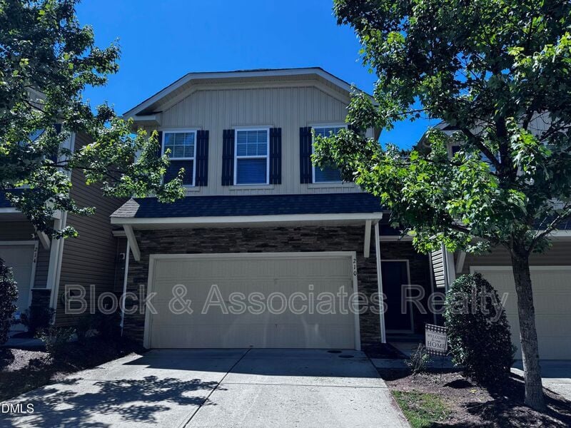 Photo - 210 Hamlet Pl