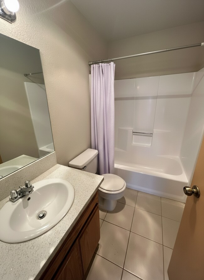 Photo - Commerce, 10318