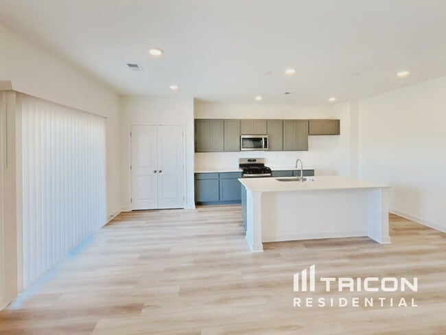 Photo - 281 Subban Ct