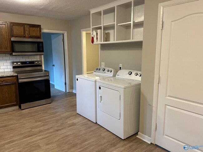 Photo - 3721 Broadmor Rd NW