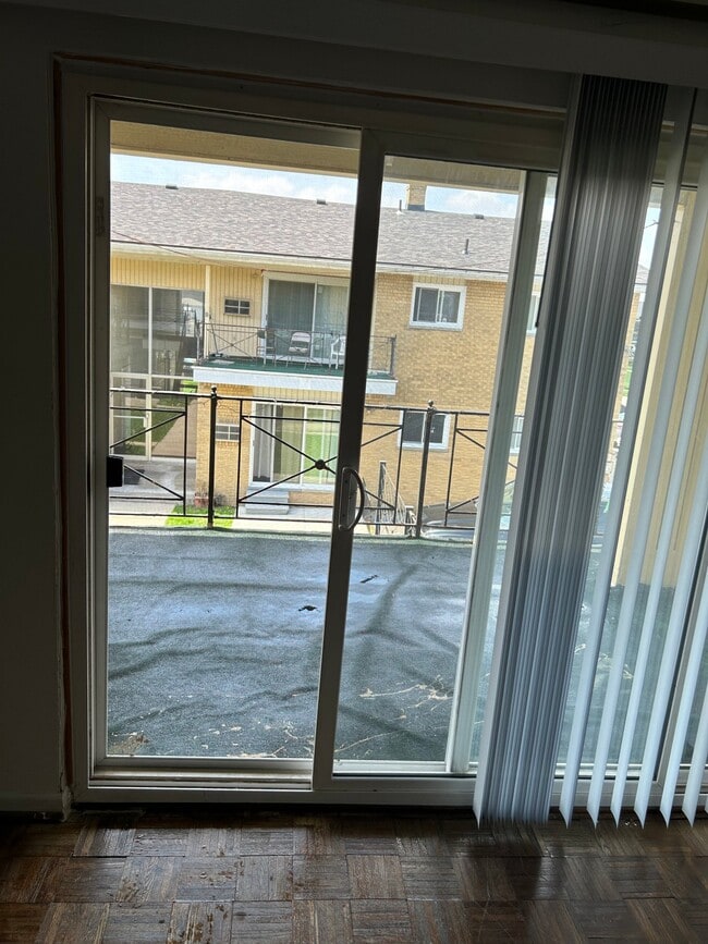 Photo - 29158 Longview Ave