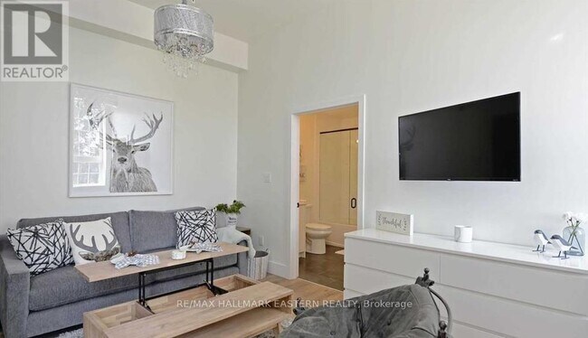 Photo - 1354 Youngs Point Rd Unité 204