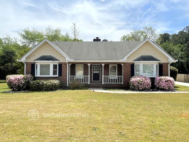 Building Photo - 1231 Great Oaks Dr SE