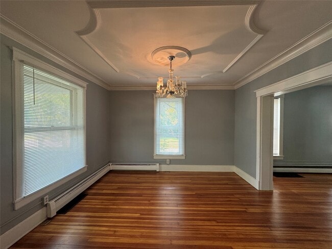 Photo - 325 Riverside Dr