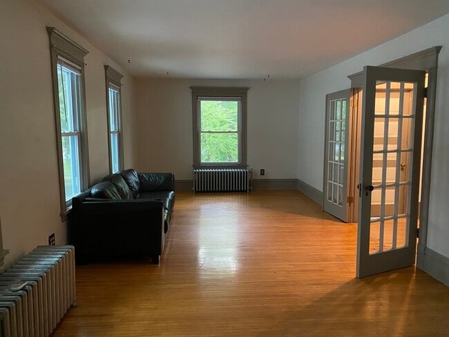 Building Photo - 2226 N Dupont Ave N Unit 2