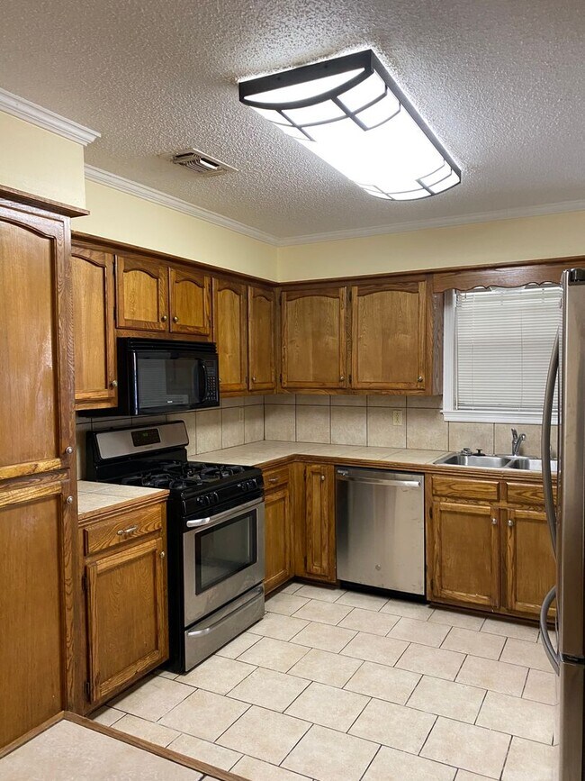 Must see this Lovely 4/2.5 Brick Home in House Rental in Baker