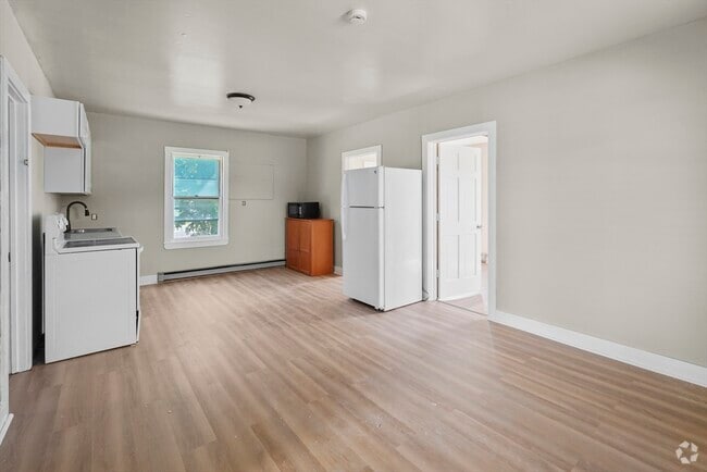 Building Photo - 32 Worcester Rd Unit 1 Rental