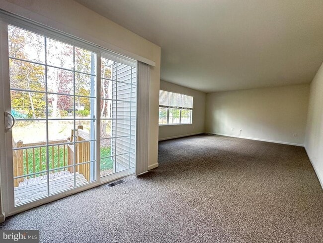 Photo - 377 Minck Ave