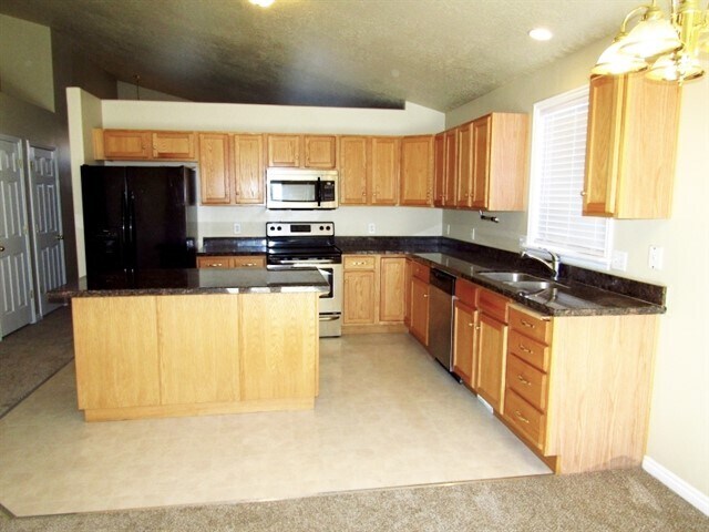 122 Crystal Bay Dr