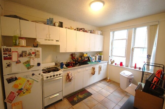 Photo - 548 Cambridge St Unidad 3A Rental