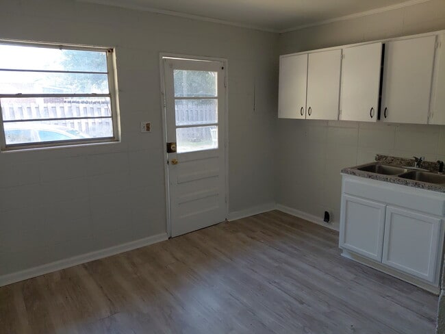 Photo - 821 7th Ave Unidad B