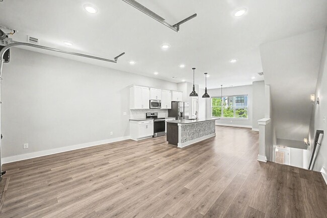 221 Stonecrest Cir