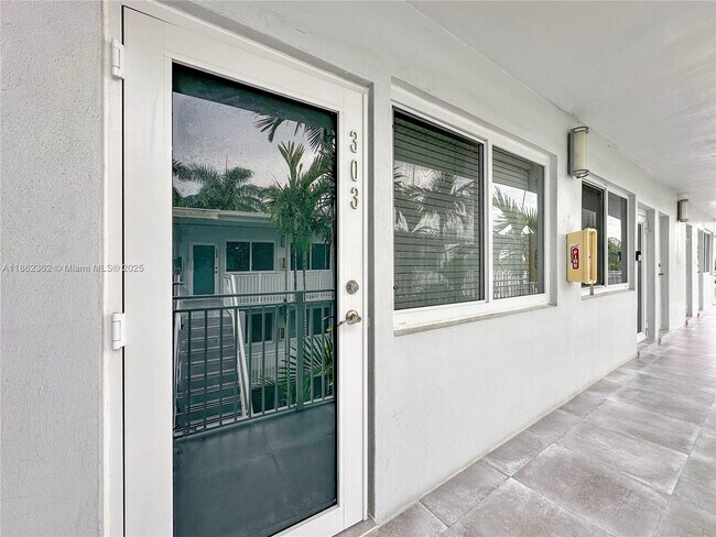 Photo - 2430 NE 135th St Unit 303