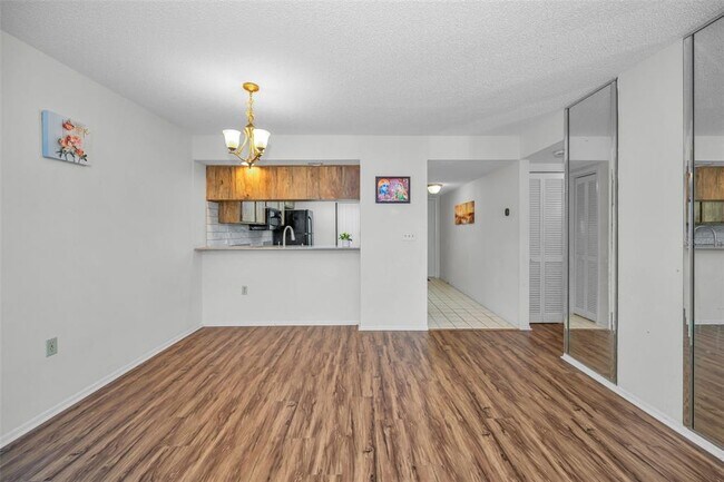 Photo - 103 Lakeview Pl