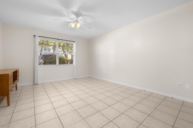 109 B St
