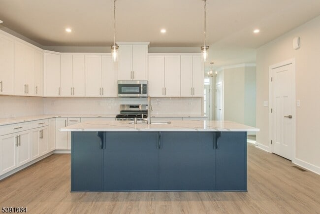 Photo - 14 Willow Ln