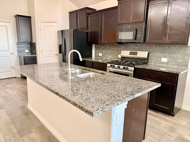 Photo - Beautiful 4 Bed 2 Bath in Mustang Schools