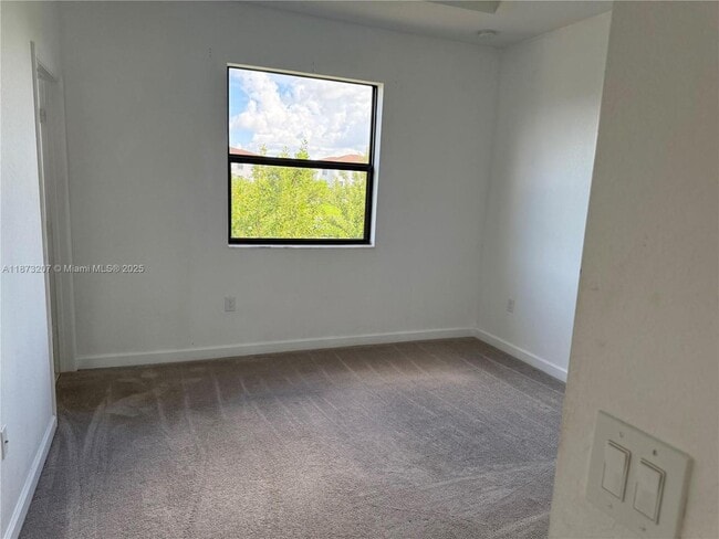 Photo - 607 NE 208th Terrace