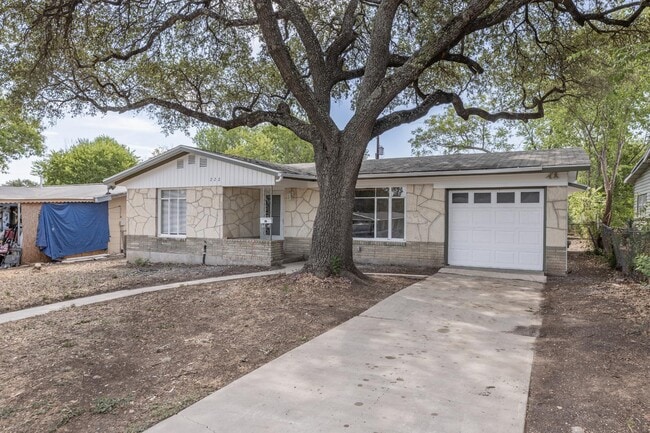 Photo - 222 Dryden Dr