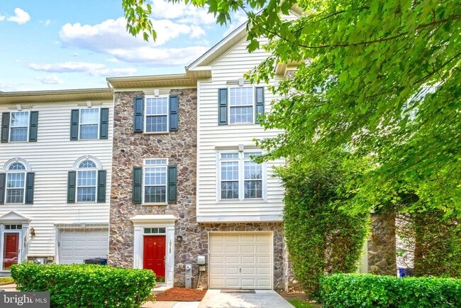 Photo - 10745 Hillingdon Rd Townhome