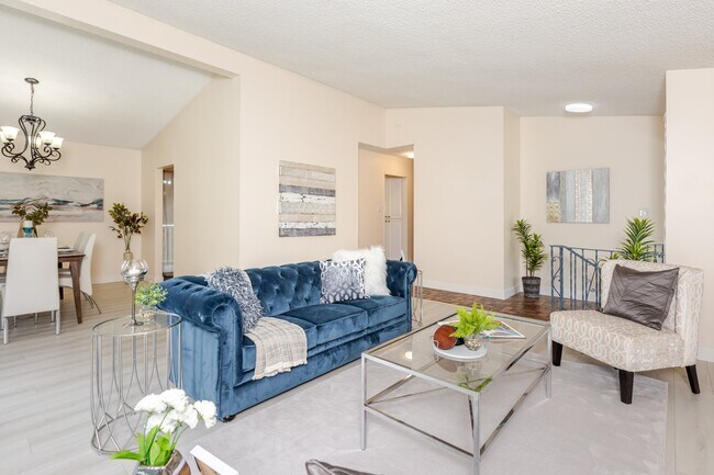 Photo - Spacious 5 Bed 2.5 Bath 2 Story Detached H... Unit House