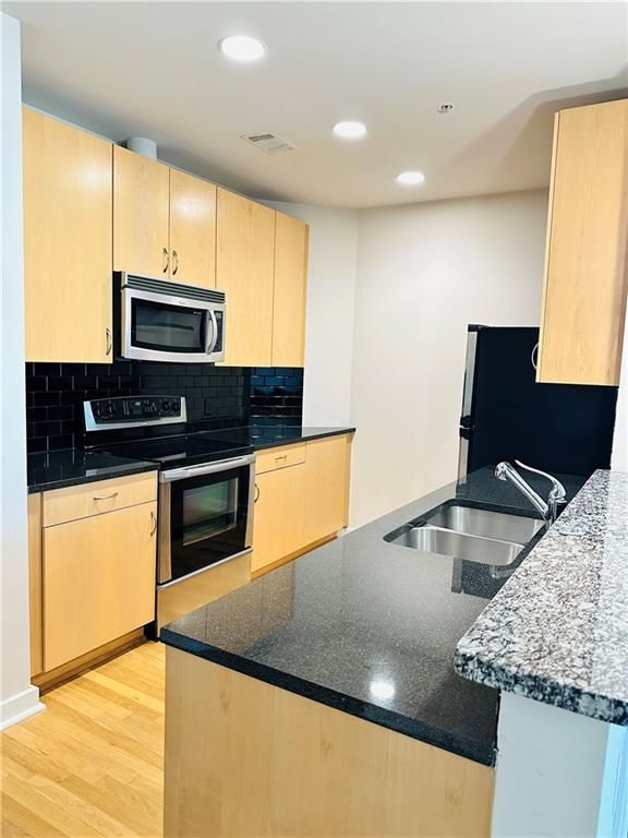 Photo - 400 W Peachtree St NW