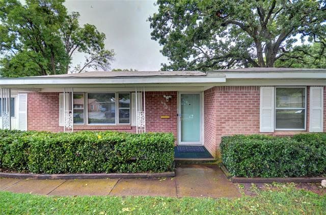 Photo - 4004 Caddo Trail