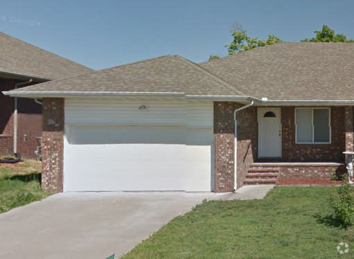 Building Photo - Duplex - 2 bed, 2 bath, 2 car garage in SW... Rental