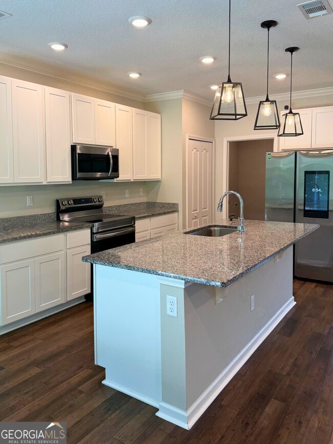 Photo - 206 Boatsman Way