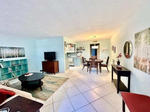 Photo - 2070 Cornwall D Unit 2070