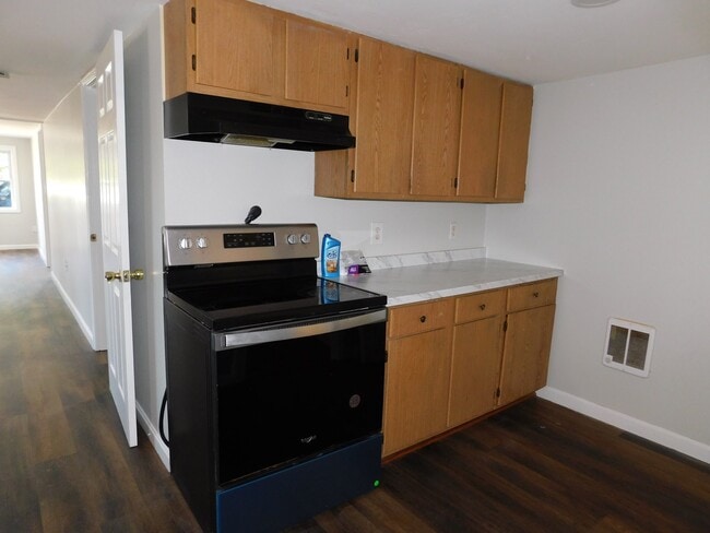 121 Oxford St N Unit 1