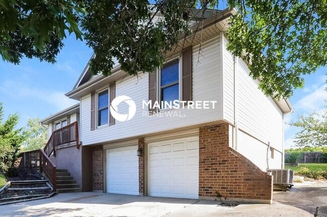 Photo - 3 Bedroom Pet-Friendly Home in Independence, MO with Main Street Renewal