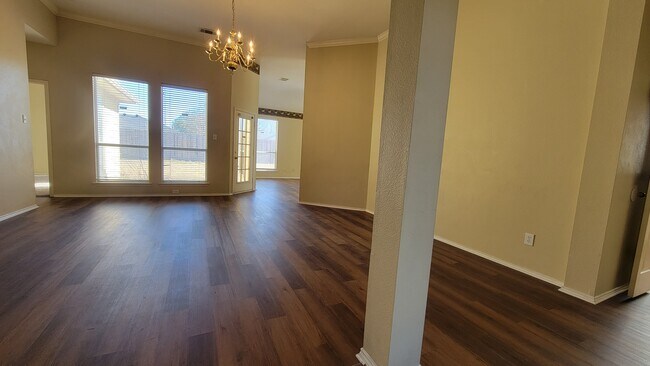 Photo - 1606 Jennifer Dr