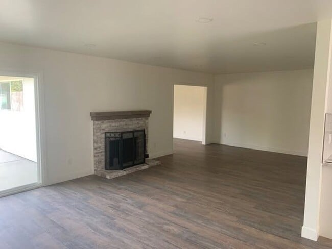 Photo - 9105 Feather River Way