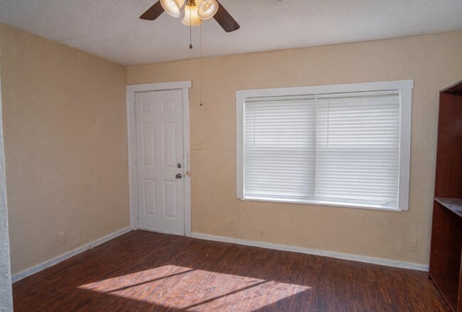 Photo - Great Home Near AT&T Center and Downtown!