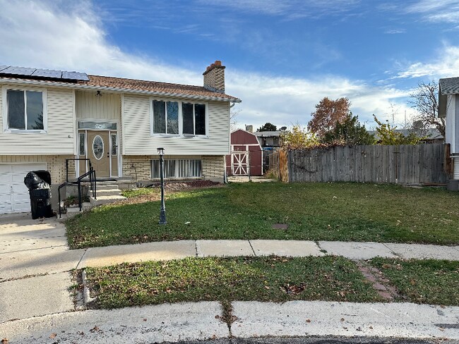 Photo - 4981 Greentree Way W