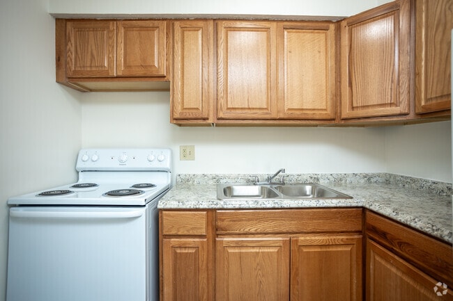 2BR, 1BA - 850 SF